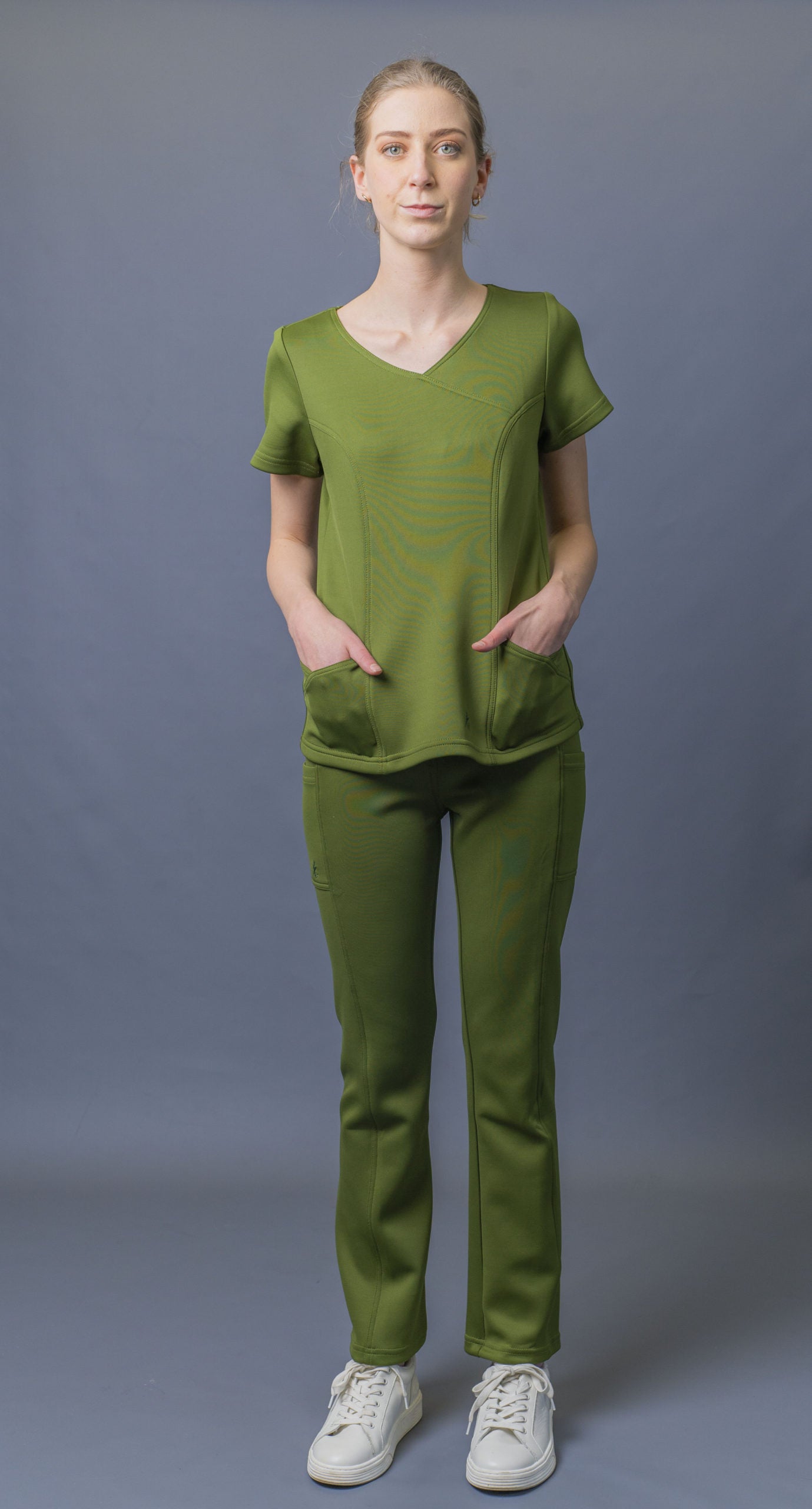 High-quality women's medical scrubs