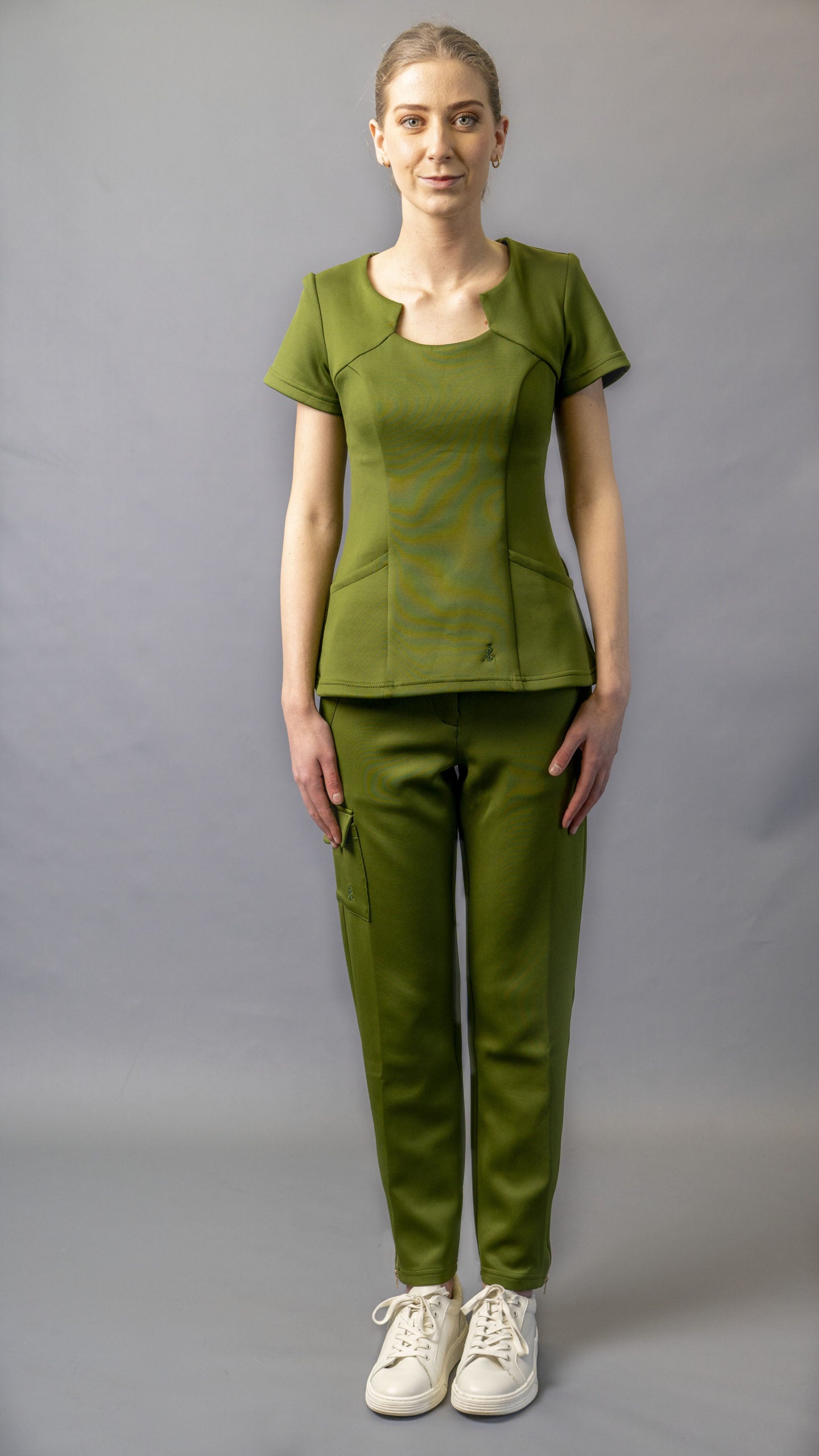 High-quality women's medical scrubs